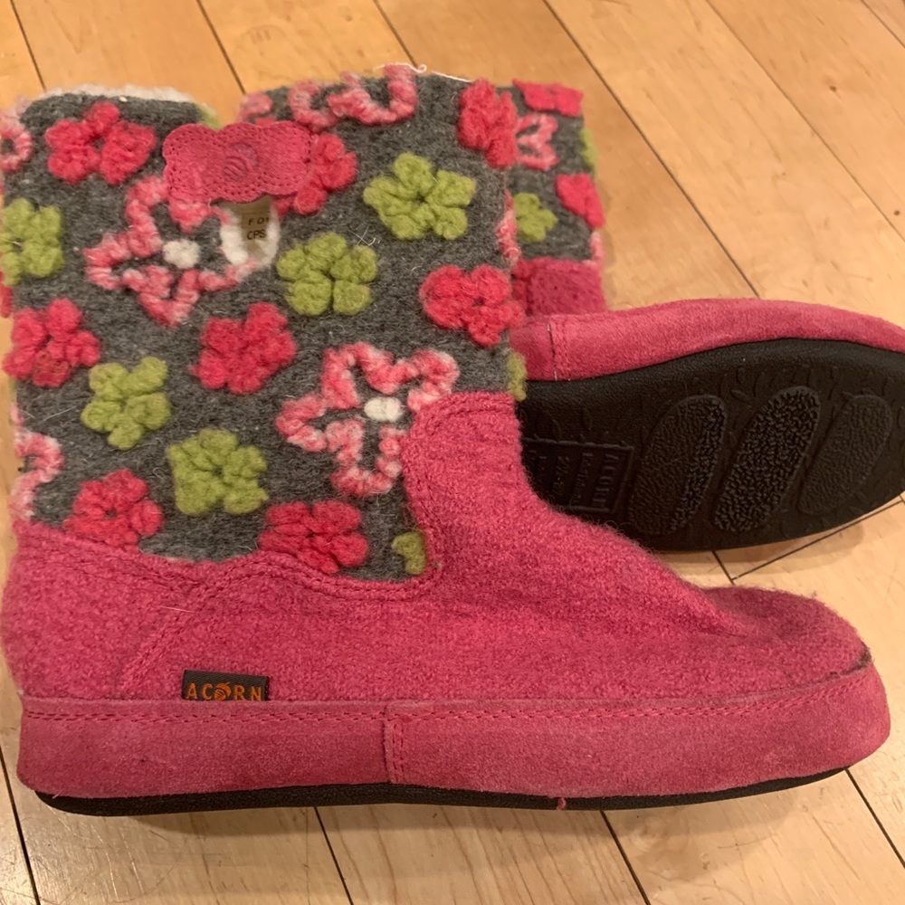 Acorn slipper pink booties kids 2.5-3.5 EUC